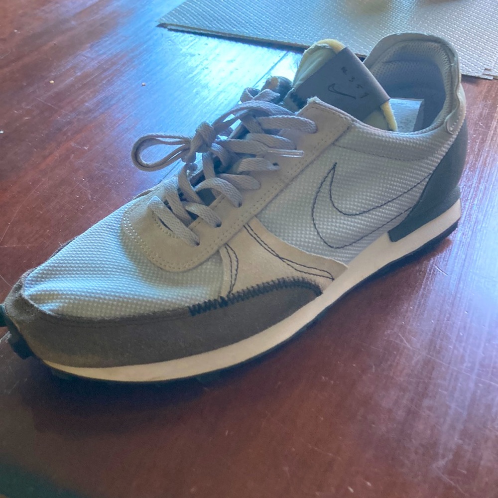 Nike shoes size 10